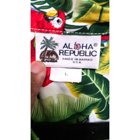 Aloha Republic Tropical Parrot Print Hawaiian Shirt Men's Size L Short Sleeve 10 - Picture 6 of 7